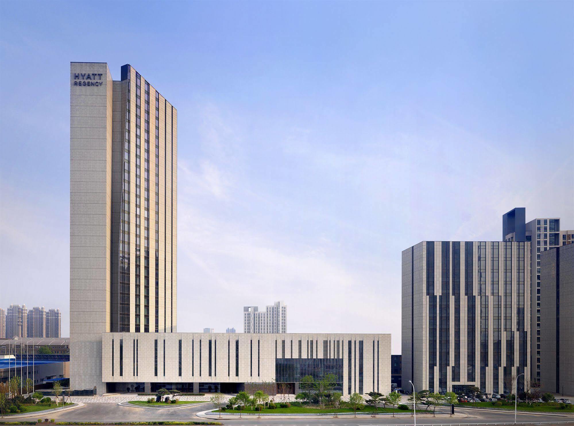 Отель Hyatt Regency Tianjin East Экстерьер фото