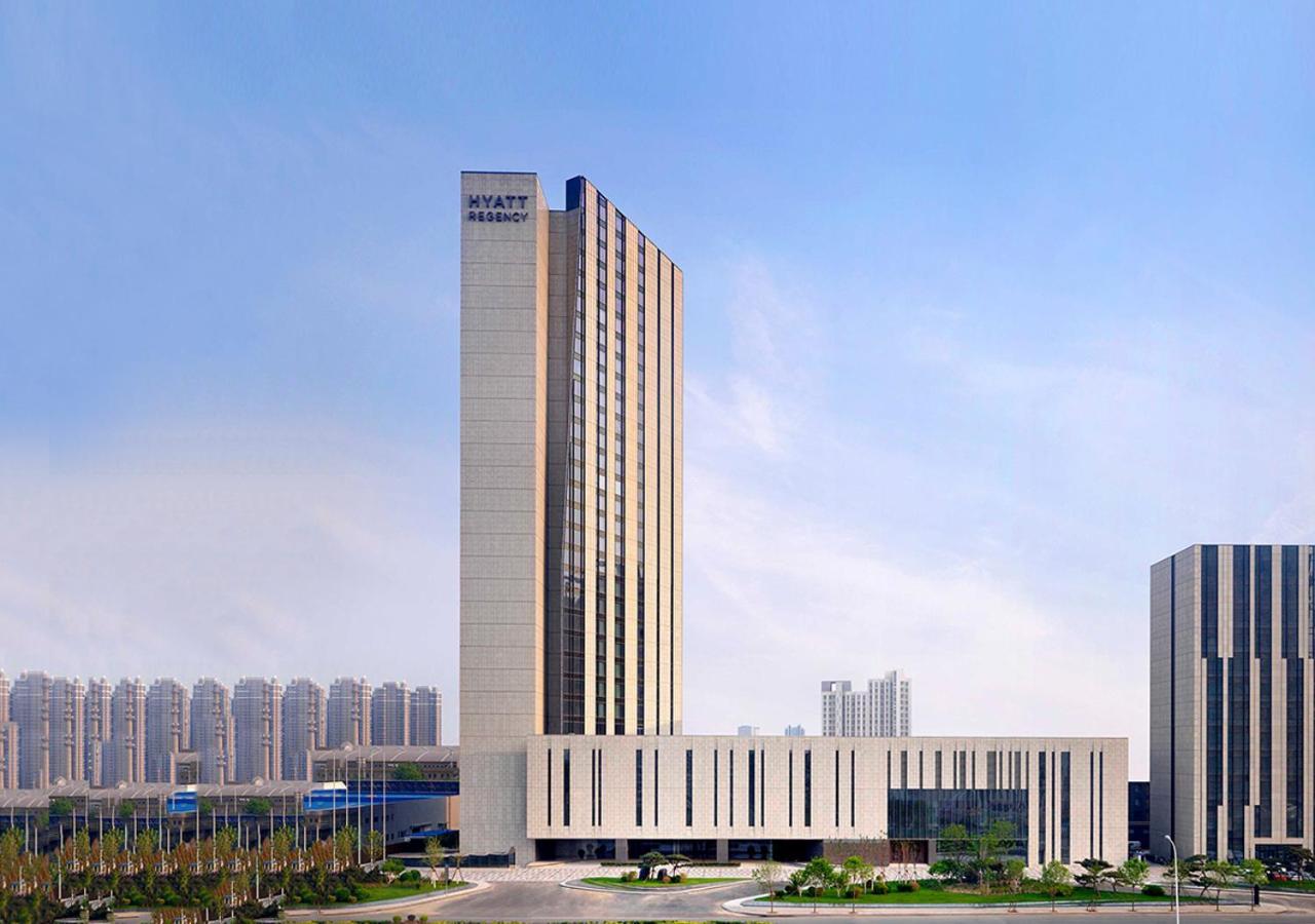 Отель Hyatt Regency Tianjin East Экстерьер фото